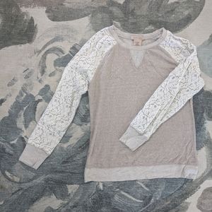 ❌SOLD❌Philosophy sweatshirt with lace arms